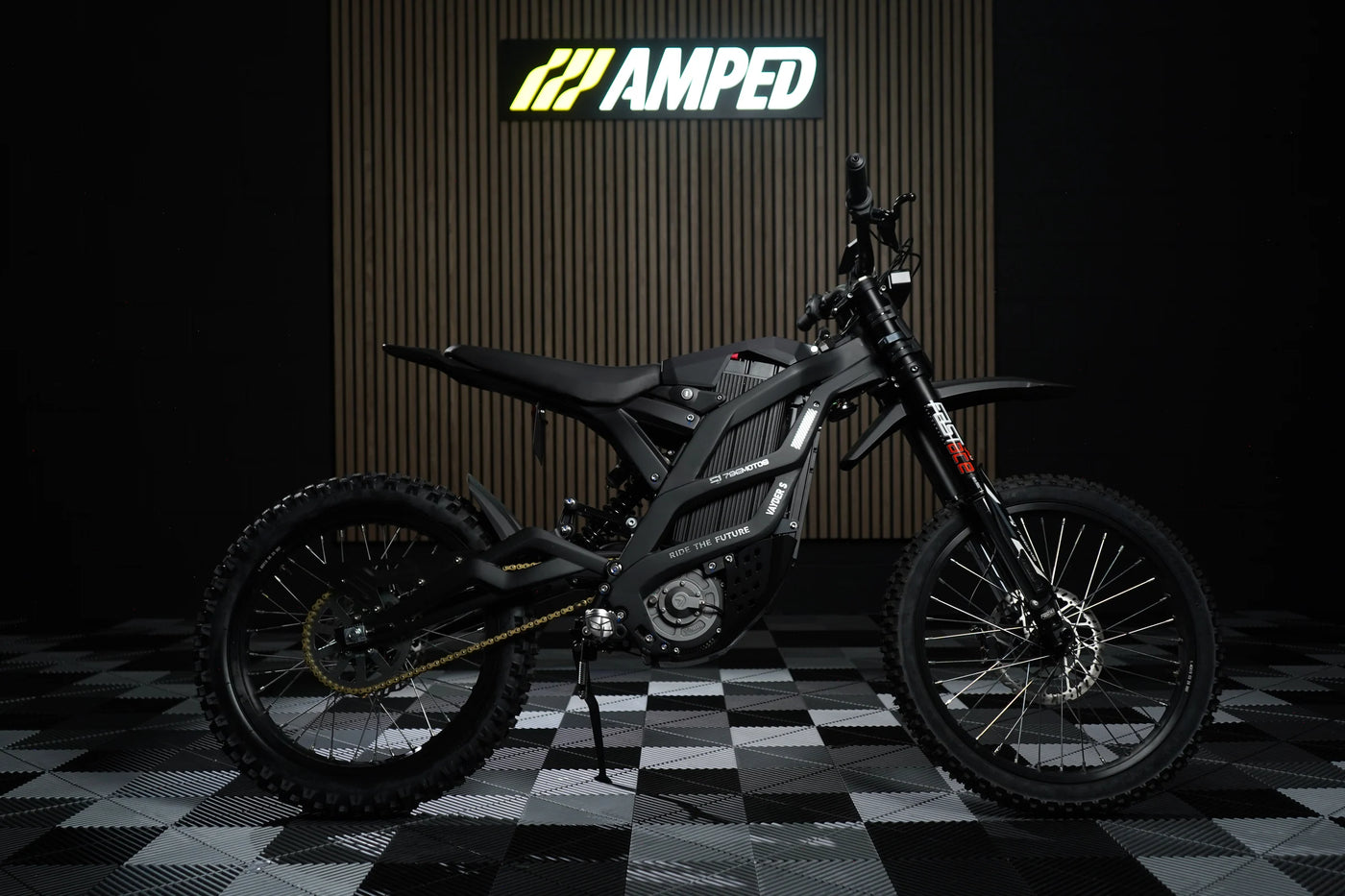 79Bike Falcon Lite falcon-lite-lifestyle-wall-side.webp